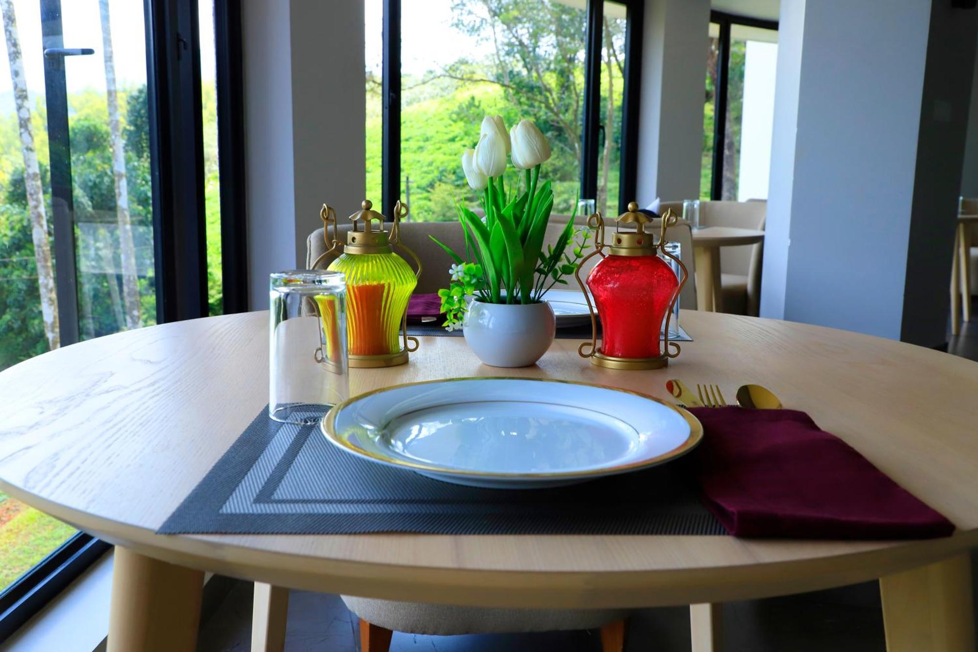 Serene Aqua Hills Kozhikode Hotel Mennanyam ภายนอก รูปภาพ